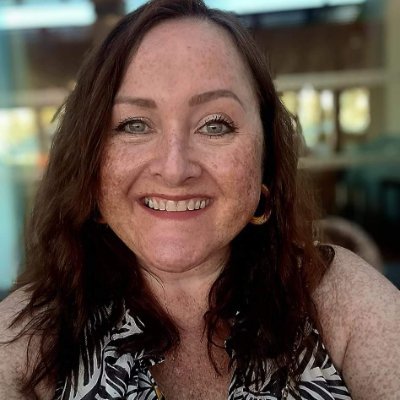 👩🏴Welsh/Irish Rugby and Liverpool FC fan, Pearl Jam obsessive. Ukulele learner. Cat mum 🐈 Plant life 🌱
