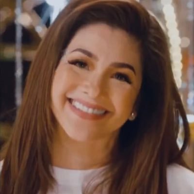 millennial ofw • anything under the ☀️• i’m finally back to my roots — @reginevalcasid ♡