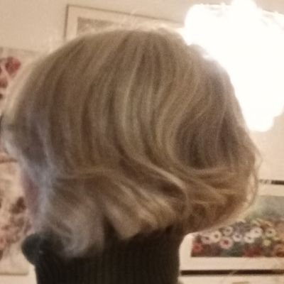 PaperinikEdonna's profile picture. l'arte di sognare l'ho imparata per la strada, correndo più veloce della scimmia che mi inseguiva.

NO DM