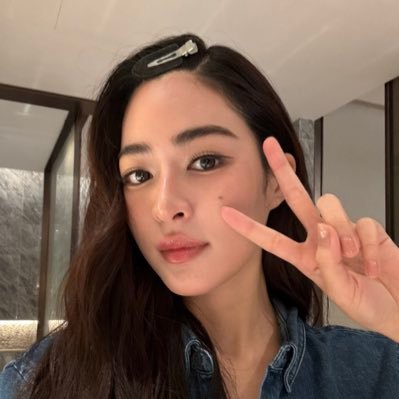 lim_petcharat's profile picture. 