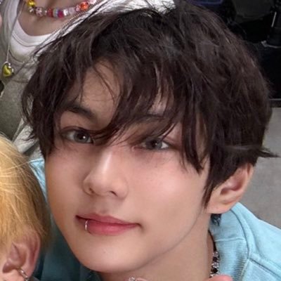 yjwzzangfan's profile picture. 🤓🩵