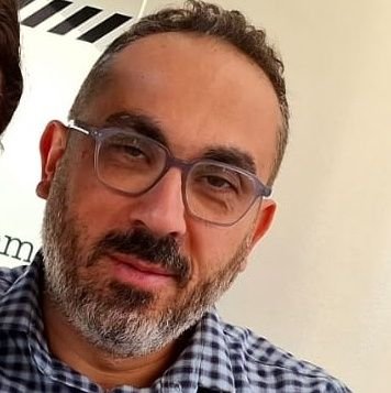 Husband, Father, Project manager & Political activist.I post mainly about politics in Lebanon, ME & the world. Secular, Liberal and believer in humanity.