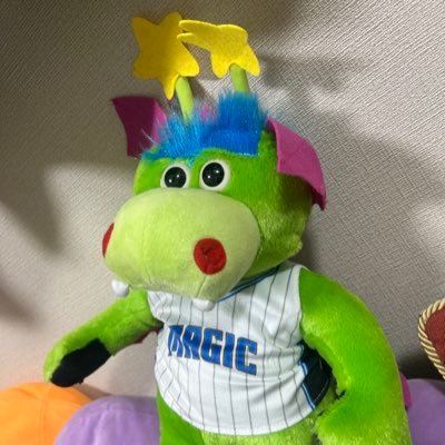 新婚旅行でWDWRへ行きその足でNBA観戦した男(24.10.28 vs.IND)。2022年から日本語ラップバトル視聴し始めてます。江戸川区出身 KOK2024/JMKride/Ninja Slayer/喧嘩稼業/Pokémon/ともだちはくま/Hololive/NBA(20-21~) #makeitmagic