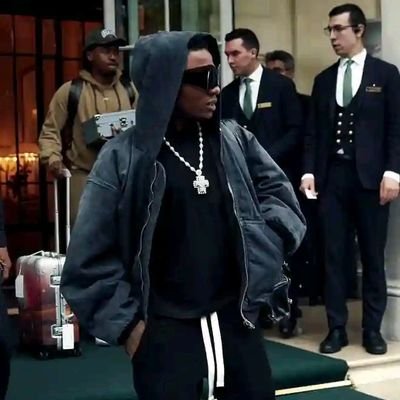 GOD × FAMILY× MONEY💝
Chelsea
Big Wiz
Messi
Good music 🎶 Simple Lifestyle 👽