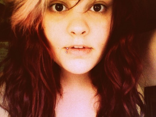 MatildaRaine's profile picture. 22.
Kentucky.
Writer.
Break this tired old routine.