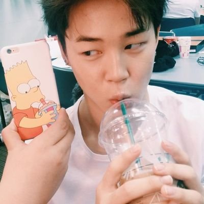 hyliz_'s profile picture. Me, myself and Jikooks 💜💛✨️
only army e ot7 
Eu não posto muito mas to sempre de olho!