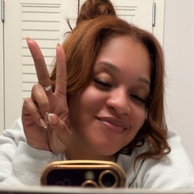 #TruBoyMom. Christ Believer. Nurse. Cam Wilborn 24’ DL Lasalle High School #BigDawg53 #LRD #GritDoesntQuit It’s what they don’t see, that makes you great! 💕