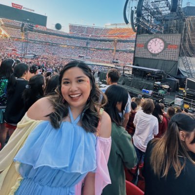 31. Wife. Swiftie since ‘07. Livie since 2020. Tay followed on tumblr 10/18/14. @LiviesHQ follows 💜 #TSTheErasTour Santa Clara 07/29 & LA 8/9!✨ TNx13 LHQx64