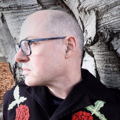 AisforAtom's profile picture. Singer 🎤 Songwriter 🎼 Musician 🎸🎹🎶
Living in Brooklyn 🍕🌭
Link in bio: https://t.co/DDgvU1n3co
#indiemusic #aisforatom