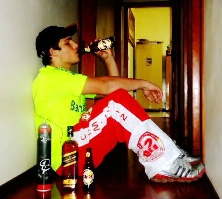 Apesar de tudo,euteamo muito,porque só tu me busca na saida do teatro, pode contar comigo pra tudo, sempre  3 teamo garoto p- @porradara_