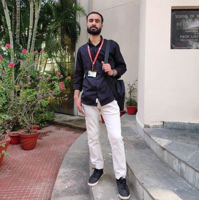 AshiqAshu7's profile picture. Stubborn Heart :)))