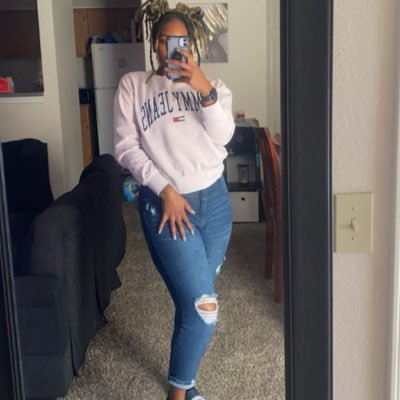 sitting pretty & unbothered ✨. SC & IG : aysheebeautiful 🌈 | Professional dancer 💙