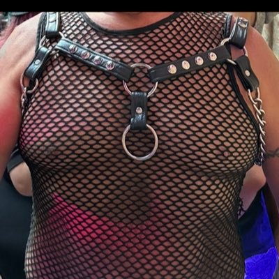 Enjoy over 2000 pics and videos of only men jerking in pairs, triples or groups! No women, no other sex!😎 Hit me up here for group Gooning sessions,