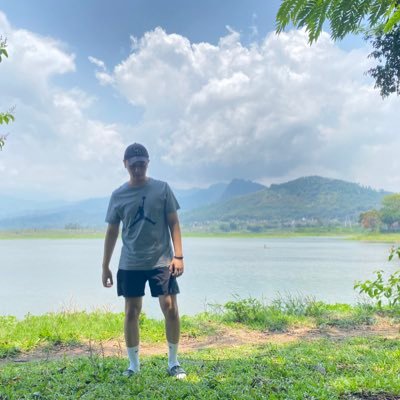 goldainstino's profile picture. im number 12