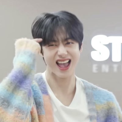 2n살/♥️사랑하는 형원오빠에게 가득히 반한 날 23.12.01♥️ fan account/사담계 궁금하시면 디엠 주세요!