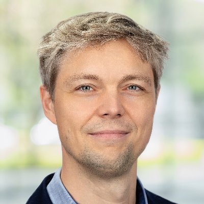 Associate professor in machine learning at the University of Amsterdam. Topics: (online) learning theory and the mathematics of interpretable AI.