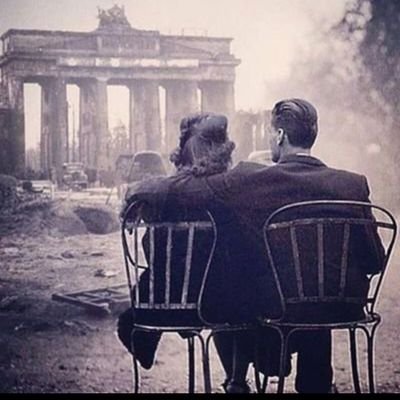 nichthilfreichebücherlesender Chorsänger mit Helfersyndrom/War: FschJgOffz, Buchhändler, Student/Ist: arbeitender Vater & Ehemann/Mood: reaktionär, biblioman