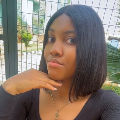 ruthchioma21's profile picture. simple but hardly mingle 😏