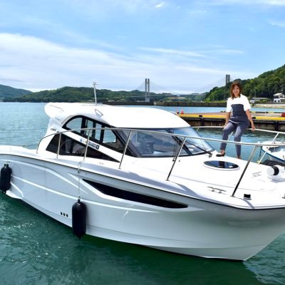 shirotokuro_1's profile picture. 地元因島が大好きで🌴めちゃくちゃ最高な景色の瀬戸内海で🏖️クルージングサービスをしてます🛥️サービス説明や予約はHPより👌しまなみ海道クルージング🛥️プライベートブルー🫐YAMAHAエスクアロ💨ジェットスキー💨『令和の虎』🐯2児ママ🧑‍🧑‍🧒‍🧒インスタもみて📷旦那は車屋で私も整備します🚗