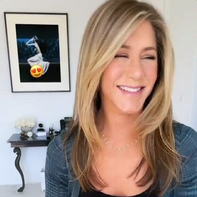 jennife32242's profile picture. 