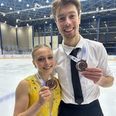 Benjamin__Mimar's profile picture. Pair Figure Skater 🇨🇦                     🥉2022 JWC