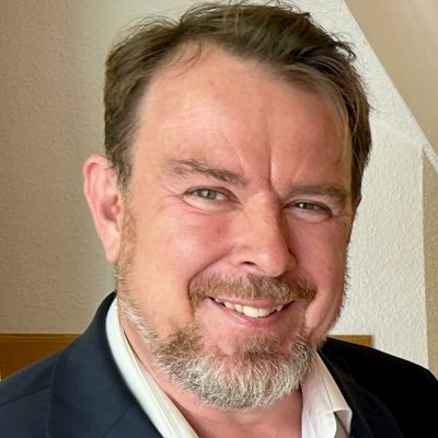 Der Weg zum Ziel beginnt an dem Tag, an dem du die hundertprozentige Verantwortung für dein Tun übernimmst. Dante Alighieri