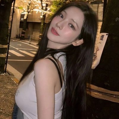 𝐏𝐀𝐑𝐎𝐃𝐘 • 00 𖧧࣪ Karina, part of Aespa ㅡ She deserve a crown, a scepter and a throne, her beauty is so breathtaking. 🚫 DATING