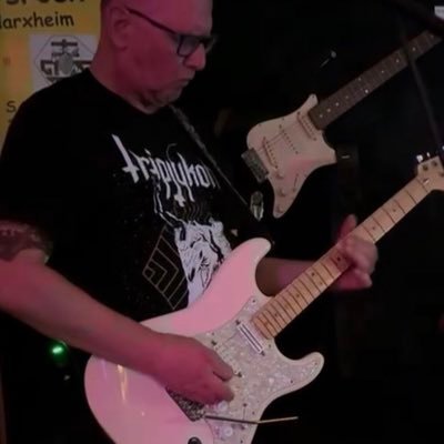 captkiesel's profile picture. Gitarrenquäler, Zappa Fan, Rock&Metal, Modellbau und Parson Russell Terrier Domptör, allerlei Chapernak……🐕🦴
