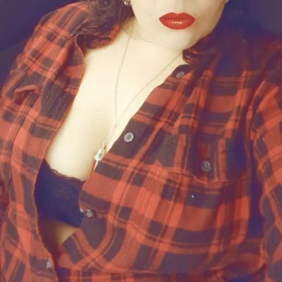 Miss_cilla2's profile picture. Just a chubby horny milf here to help everyone bust a nut 😈👣🍑