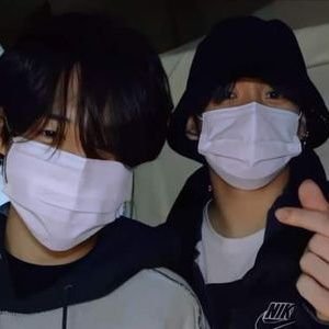 ~only army~
Si sos multi,shipper,solo u oyente casual,no me sigas! ♡
