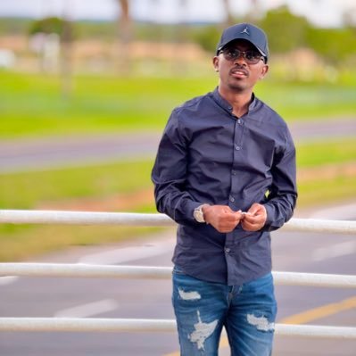 EddieCooperr's profile picture. Manchester United 🔴Conservator🌱Conservation Field ranger at JCPZ👨🏽‍🎓👨🏽‍🎓👨🏽‍🎓 Instagram: https://t.co/l07cF94dJm 🇿🇦