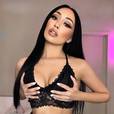 e-hussy | e-domina ⛓️ seduce & destroy 🥀 (backup for @brattymilaa)