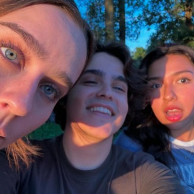 w0bbe_'s profile picture. big virtue signal guy