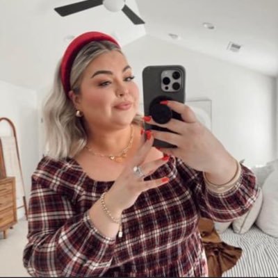 Weblessed123's profile picture. inbox me with your Cashapp tag for Christmas 🎄 blessings 💕🥰