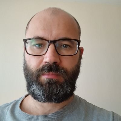 Lékař, co se zajímá o dění kolem, pohyb všeho druhu a jachting. Znojmo