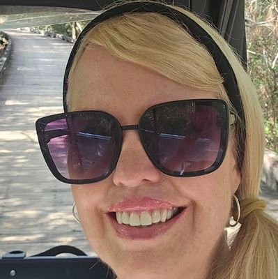 RebeccaWil5217's profile picture. 