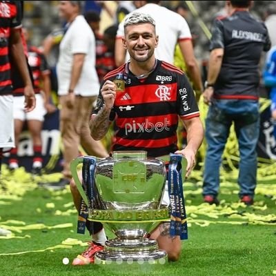 ⚫🔴 C.R.F ⚫🔴
O melhor de ser Flamengo,não são os títulos,é ver os fracos e oprimidos torcendo contra,pois seu time é nada perto do meu.