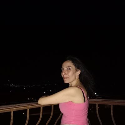 laroushka2's profile picture. 