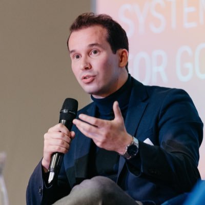 alex_pomboball's profile picture. Political Scientist & Entrepreneur