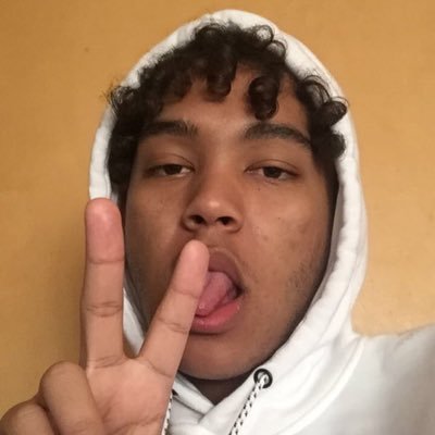 FruityLuke_y's profile picture. 25 |♎️| He/Him Heard this app was fun idk