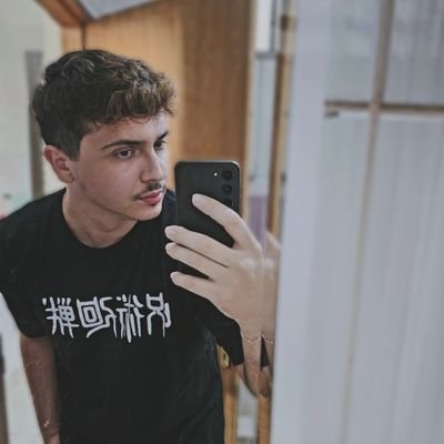 Morasco92's profile picture. ᴇᴜ ᴇxɪꜱᴛᴏ ꜱó ᴀꜱ ᴠᴇᴢᴇꜱ, ɴᴀ ᴍᴀɪᴏʀɪᴀ ᴅᴏ ᴛᴇᴍᴘᴏ, ᴇᴜ ꜱᴏᴜ ᴀᴘᴇɴᴀꜱ ᴜᴍᴀ ɪᴅéɪᴀ, ᴜᴍ ᴄᴏɴᴄᴇɪᴛᴏ.