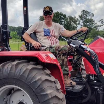 Farm kid. SGT, US Army 1992-1999 and ARNG 2001-2005. Entrepreneur and (bad but improving) farmer. Co-Owner of Dragonfly Ranch.