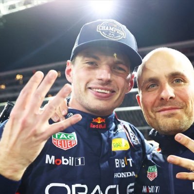 mv33verstappenn's profile picture. 33 81 63 6