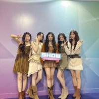 피프티월드 네이버카페 (@fiftyfifty_help) 's Twitter Profile