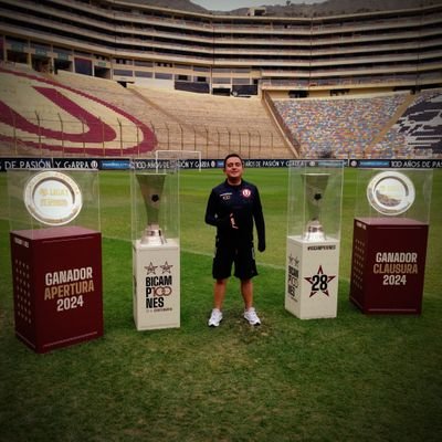 Socio adherente del Club más grande @Universitario
Potterhead. Marvelita. Pelis en el cine.
Lo voy a lograr.
(Com. y Periodismo)
⚽️📚 🔜 📰🎙🎧 - 🇵🇪