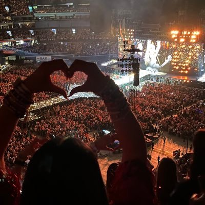 karma_isakat's profile picture. ✨ Eras tour detroit n1 & toronto n6 ✨ 💋guts toronto n1 & osheaga 💋gracieshq x2, livieshq x1