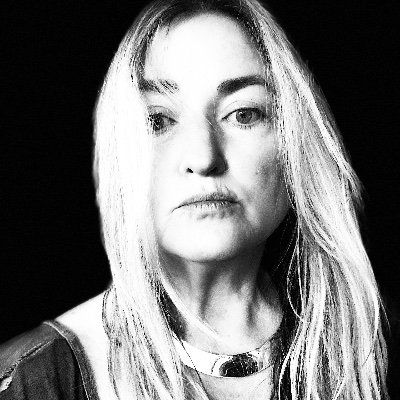 Early-stage and Fortune 50 Silicon Valley marketing executive. Musician, storyteller, trash artist, wife to 1 and mother of 2.