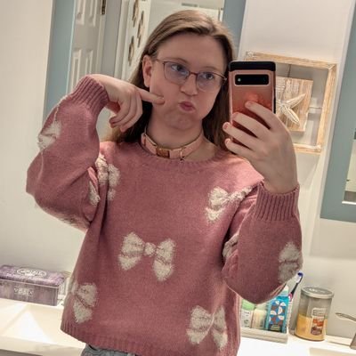 Deeply disturbing puppycow ΘΔ | 24 | poly | owner of @koramikino_
| MINORS DNI | Dms open | $honestlyzoe | selling content dm me | priv/vent @tiredzoee