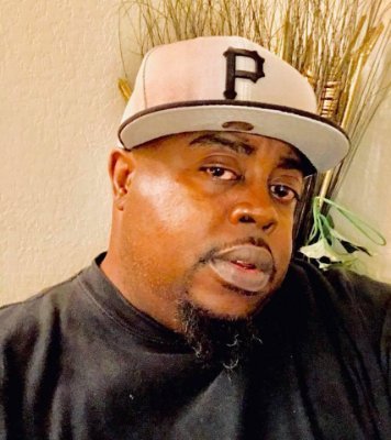 2tenkenn's profile picture. Content Creator and Developer