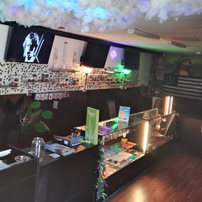 We are a veteran owned dispensary in Moore Oklahoma! we offer great service and the best deals in town!